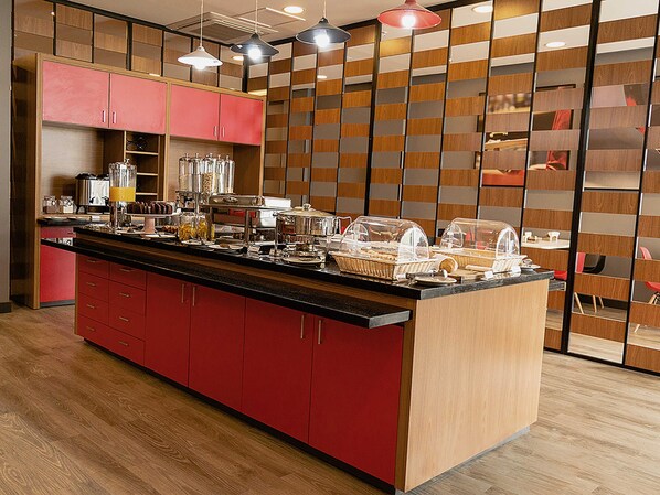 Restaurant - Ibis Budget - Circuito da Fé (Lorena)