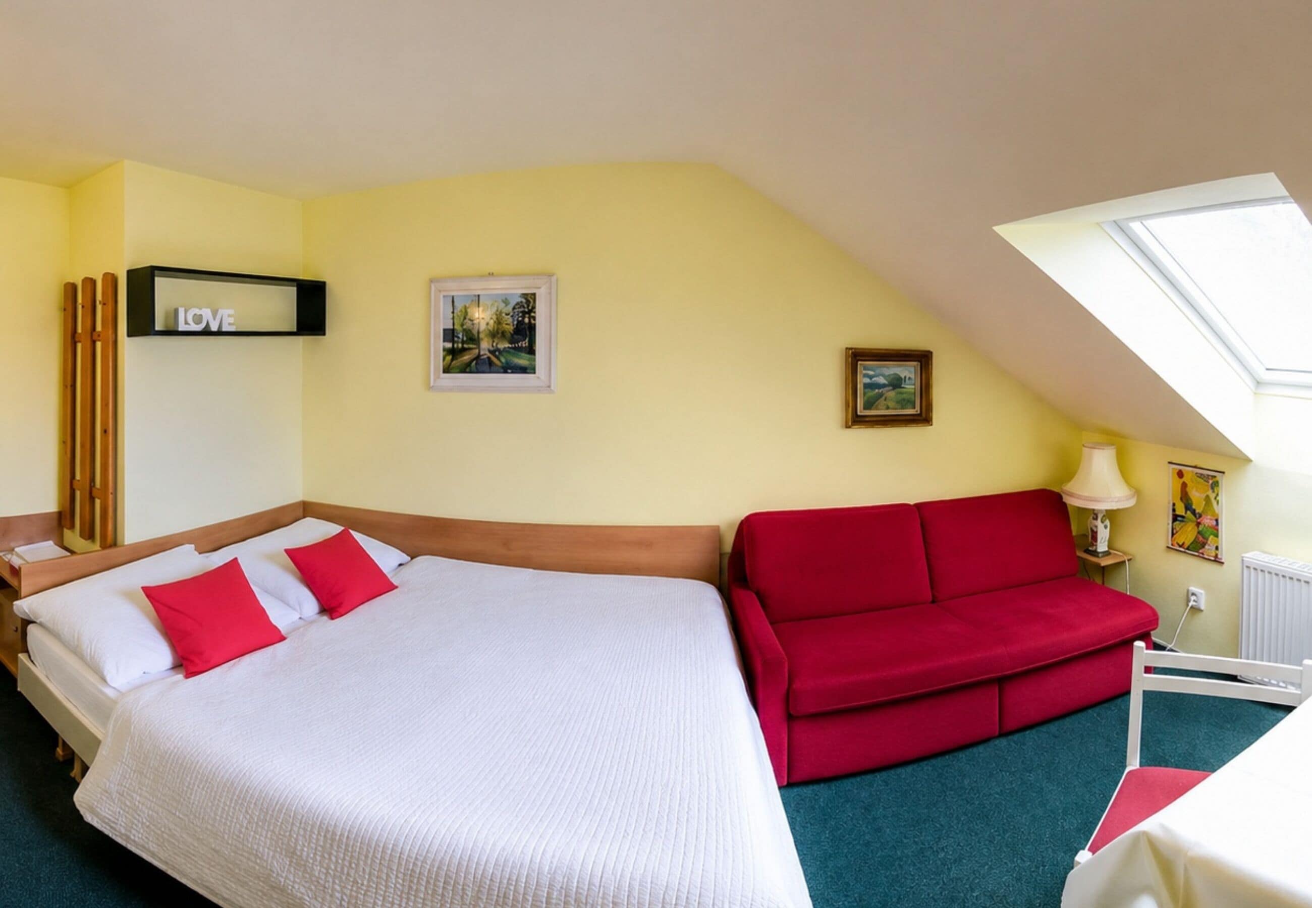 Double Room, Shared Bathroom (1)