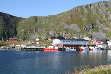 Exterior. Sørøya Havfiskecruise AS - Elfridastua