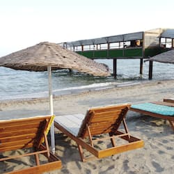 Plage privée, navette gratuite vers la plage, chaises longues, parasols