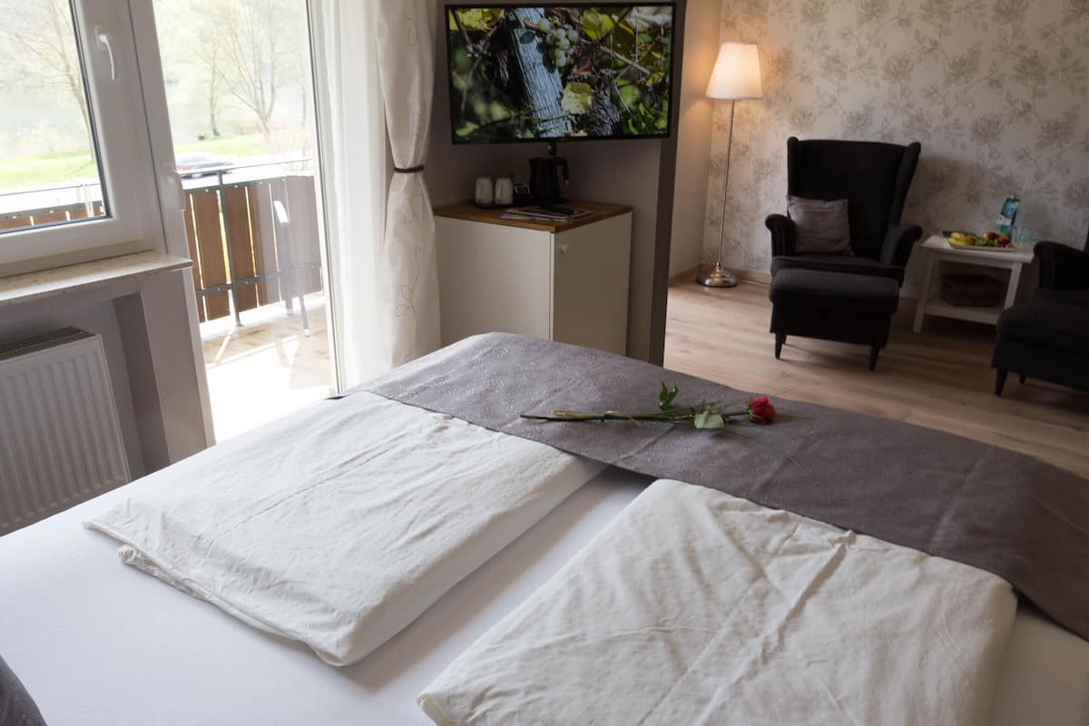 superior double room, ensuite, river view