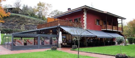 Fachada de la propiedad