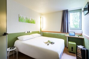 Double Room | Meja, katil bayi/kot (percuma), Wi-fi percuma, cadar katil 
