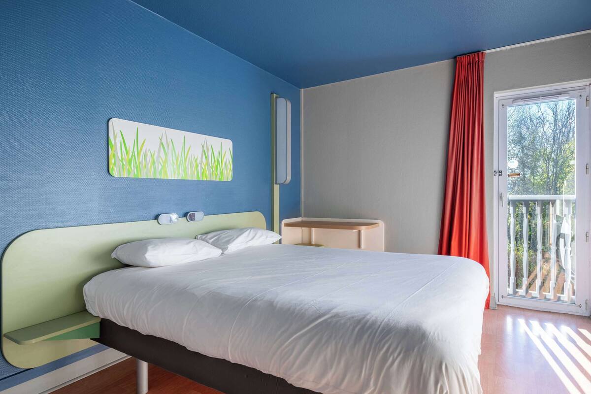 Tweepersoonskamer | 1 slaapkamer, een bureau, gratis wifi, beddengoed
