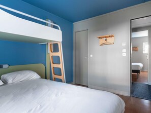 Desk, free cribs/infant beds, free WiFi, bed sheets