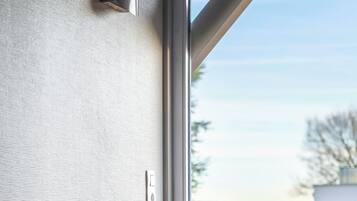 Schreibtisch, kostenlose Babybetten, kostenloses WLAN, BettwÀsche