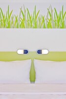 Escritorio, cunas gratuitas, wifi gratis y ropa de cama 