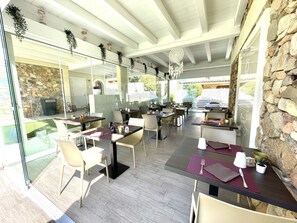 Desayuno buffet incluido todos los días