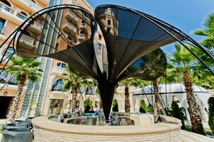 Poolside bar