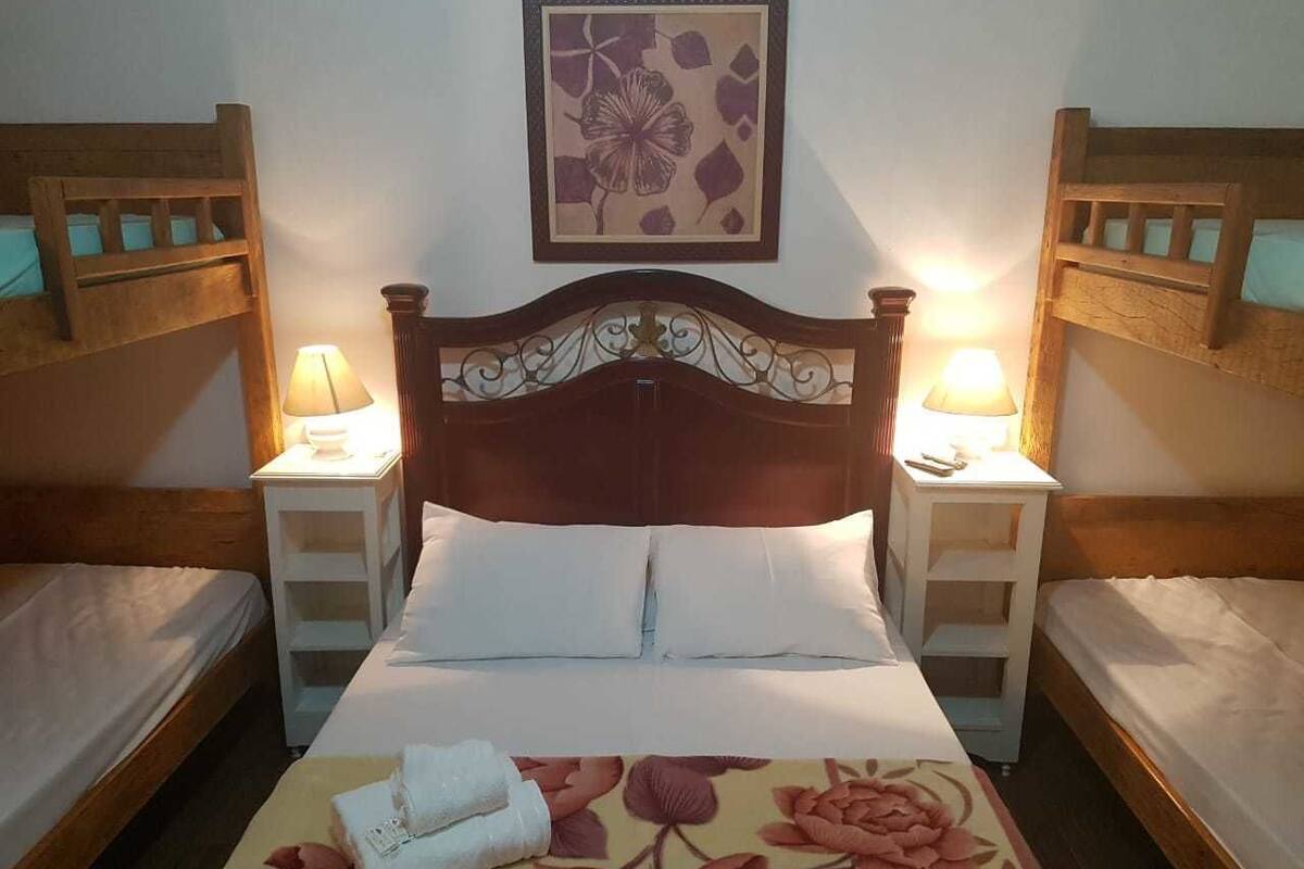 Iron/ironing board, free WiFi, bed sheets