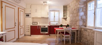 Apartment and Room Ursa