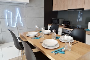 Deluxe Studio Suite, 1 Bedroom, Non Smoking, Kitchenette (Powietrze) | Desk, iron/ironing board, free WiFi - Smart2Stay Apartamenty (Warsaw)