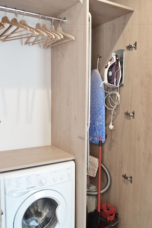 Desk, iron/ironing board, free WiFi - Smart2Stay Apartamenty (Warsaw)