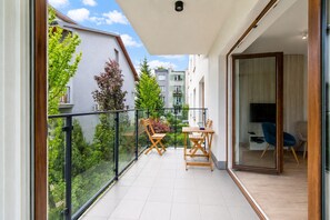 Deluxe Studio Suite, 1 Bedroom, Non Smoking, Kitchenette (Powietrze) | Balcony - Smart2Stay Apartamenty (Warsaw)