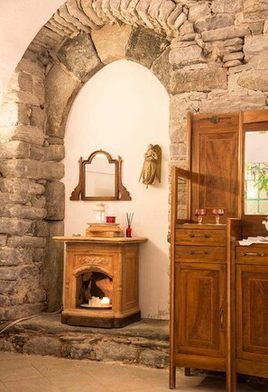 Suite, 1 chambre | Aire de séjour | Téléviseur à écran plat