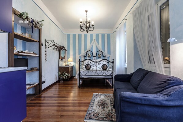 Studio | 1 chambre, décor unique, fer et planche à repasser