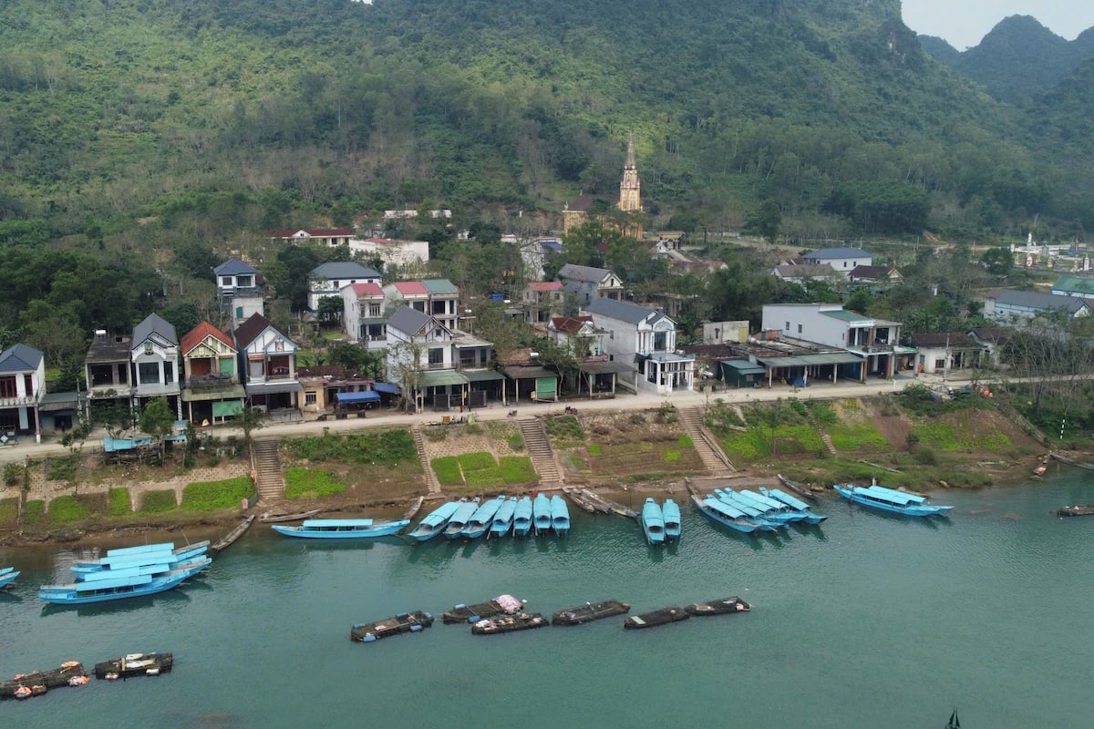 Deluxe Quadruple Bungalow, Ground Floor | Water view