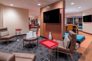 Lobby - TownePlace Suites by Marriott Hays (Hays)