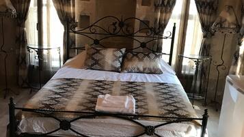 Elite Double Room | Minibar, soundproofing, free WiFi