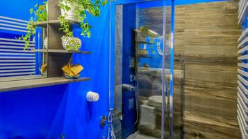 Basic Double Room, 1 King Bed, City View | Bathroom | Shower, rainfall showerhead, free toiletries, hair dryer