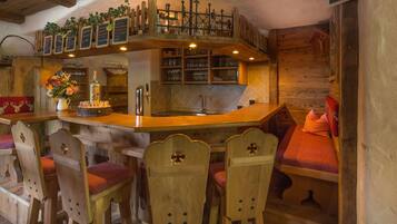 Bar (in der Unterkunft)