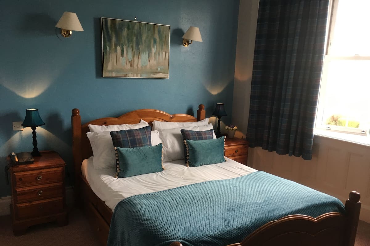 Standard Double Room | Premium bedding, desk, iron/ironing board, free cribs/infant beds