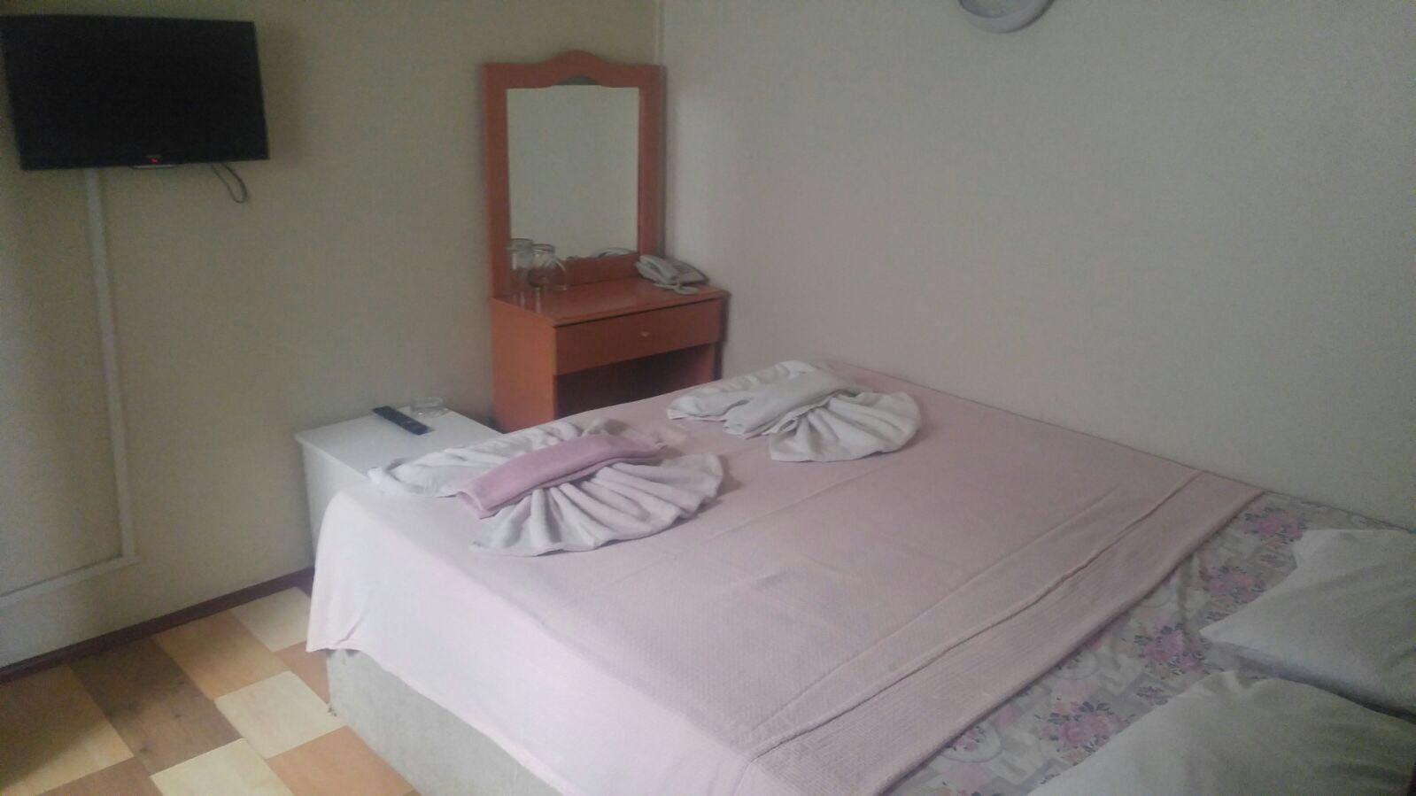 Singola Standard | Una scrivania, ferro/asse da stiro, Wi-Fi gratuito