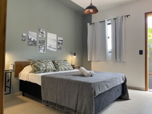 Suite supérieure, salle de bain privée | 1 chambre, literie hypoallergénique