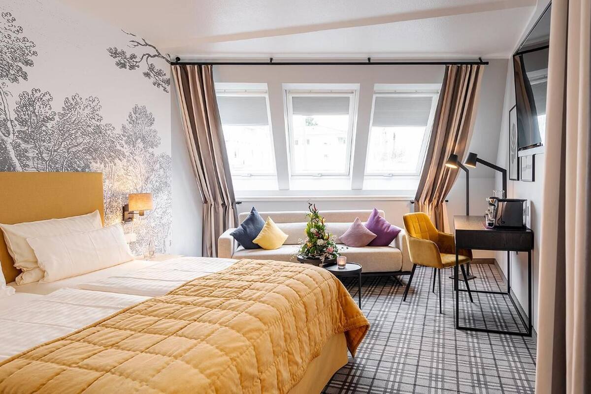 1 bedroom, premium bedding, minibar, in-room safe