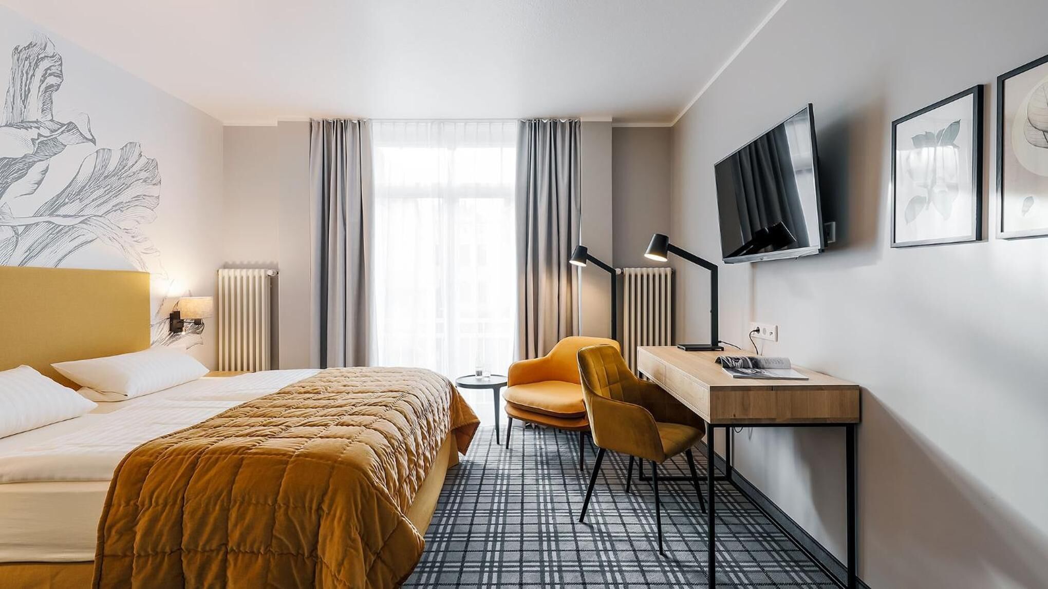 1 bedroom, premium bedding, minibar, in-room safe