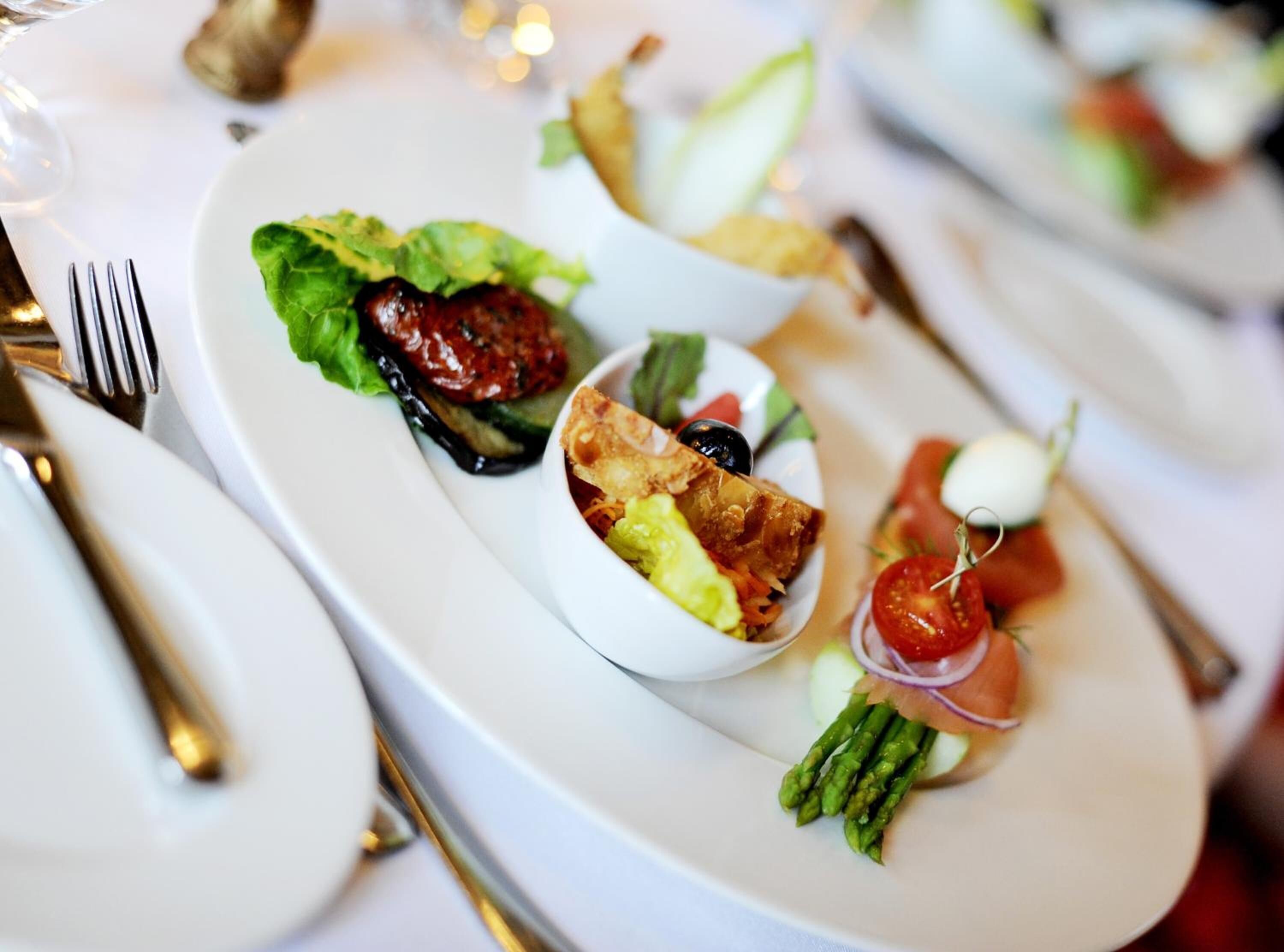 breakfast, lunch, dinner served; german cuisine