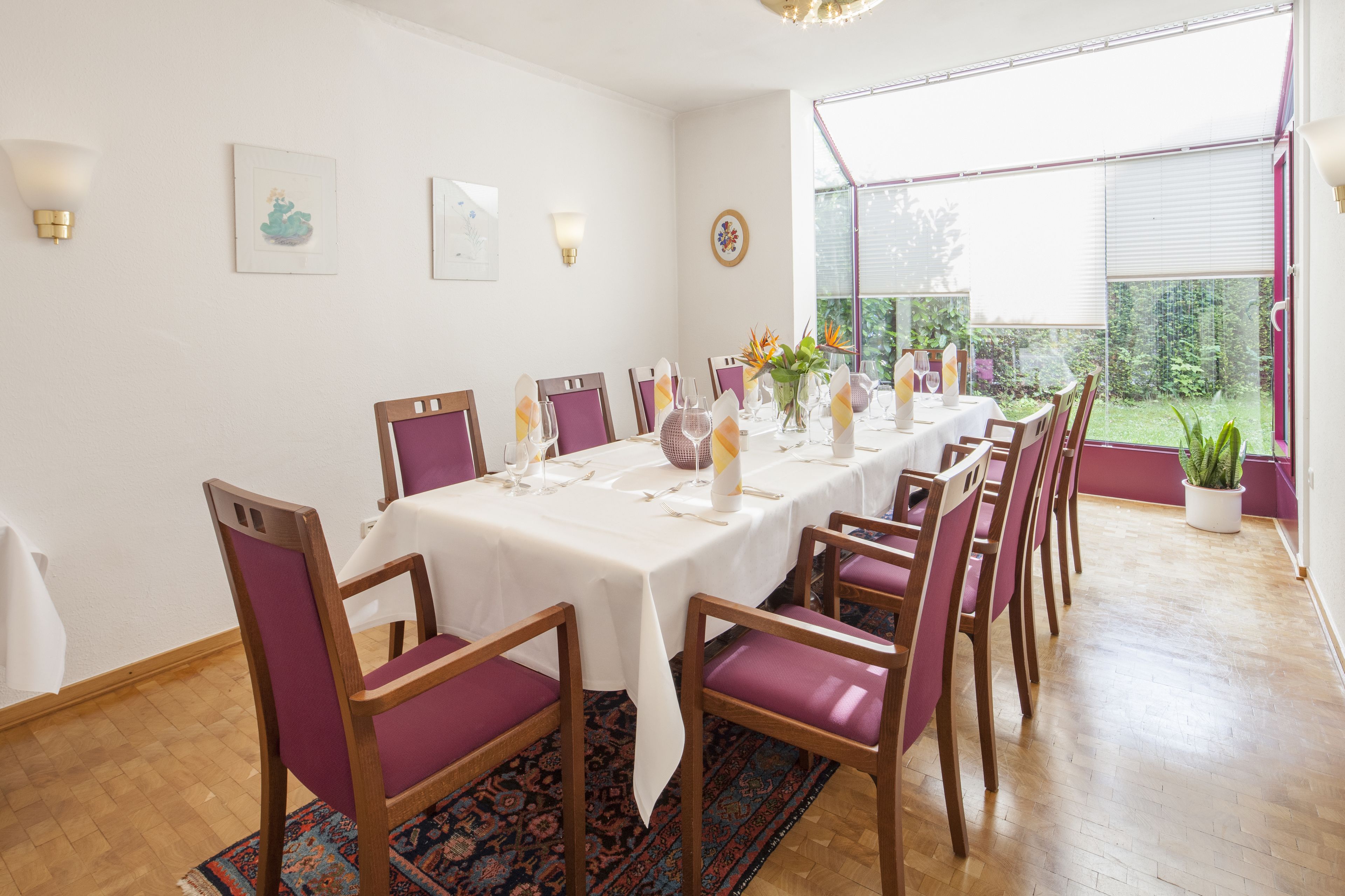 Breakfast, lunch, dinner served; German cuisine 