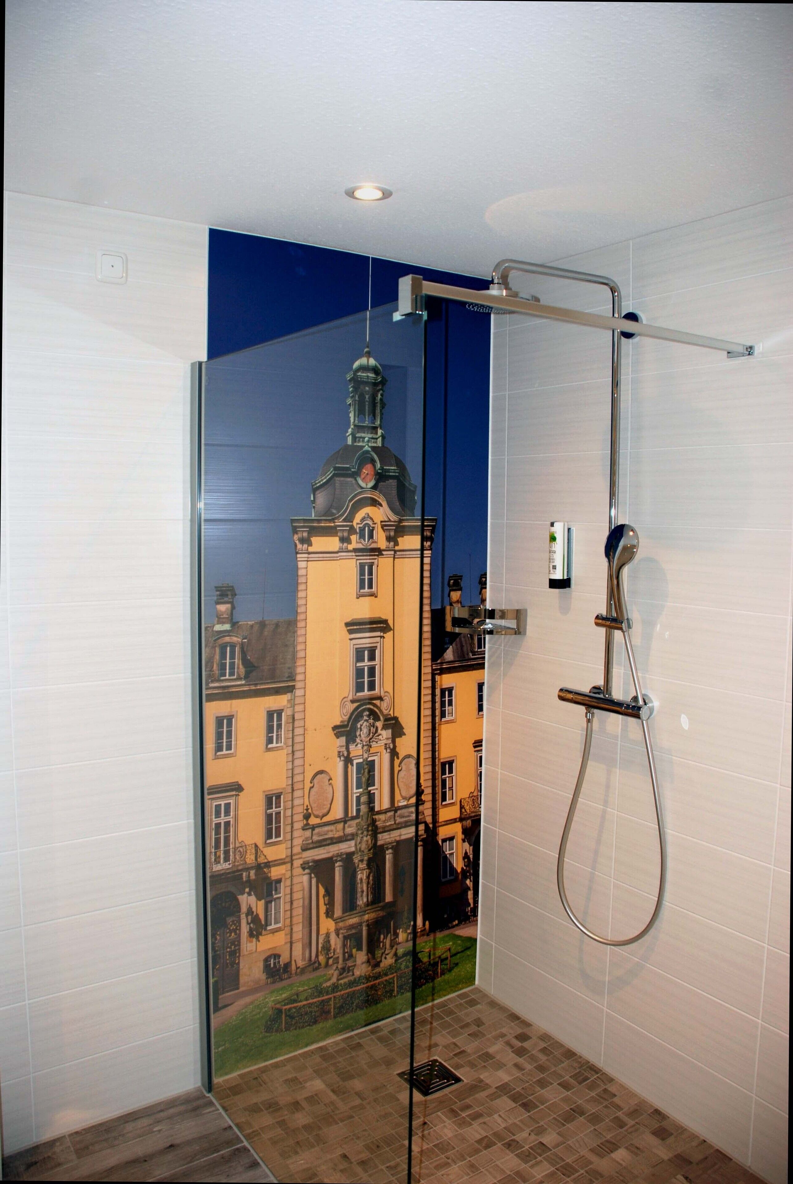 standard double room | bathroom | shower, free toiletries, hair dryer, bathrobes