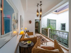 Premier-Suite, 1 King-Bett | Wohnbereich
