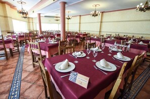 Almoço e jantar, culinária local