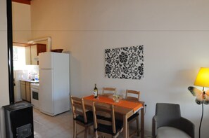 2 chambres, fer et planche à repasser, lits bébé (gratuits)
