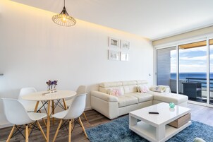 Panorama-lejlighed - 1 soveværelse - hawaiiansk terrasse - havudsigt | Stue | Fladskærms-tv