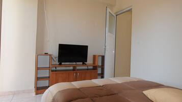 1 bedroom, iron/ironing board, free cots/infant beds, rollaway beds