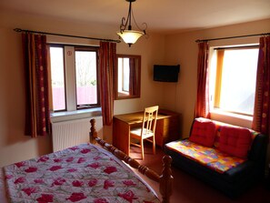 Double Room | Bed sheets - CHESHIRE MEWS (Hope Valley)