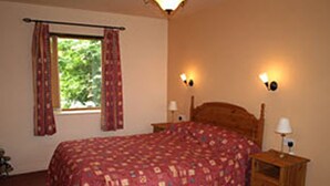 Double Room | Bed sheets - CHESHIRE MEWS (Hope Valley)
