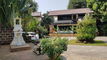 Fachada de la propiedad