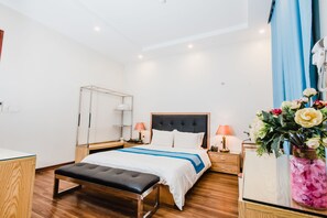 Habitación doble Deluxe | Minibar, escritorio, tabla de planchar con plancha y wifi gratis 