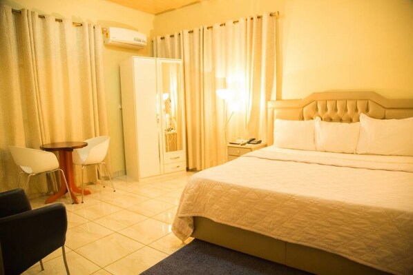 Classic Double Room, 1 Bedroom, Non Smoking, Park View | In-room safe, desk, cribs/infant beds, free WiFi