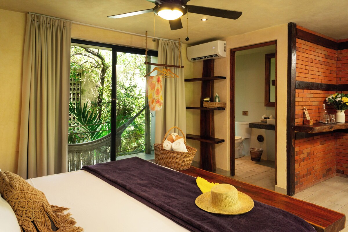 In-room safe, blackout drapes, WiFi (free), bed sheets