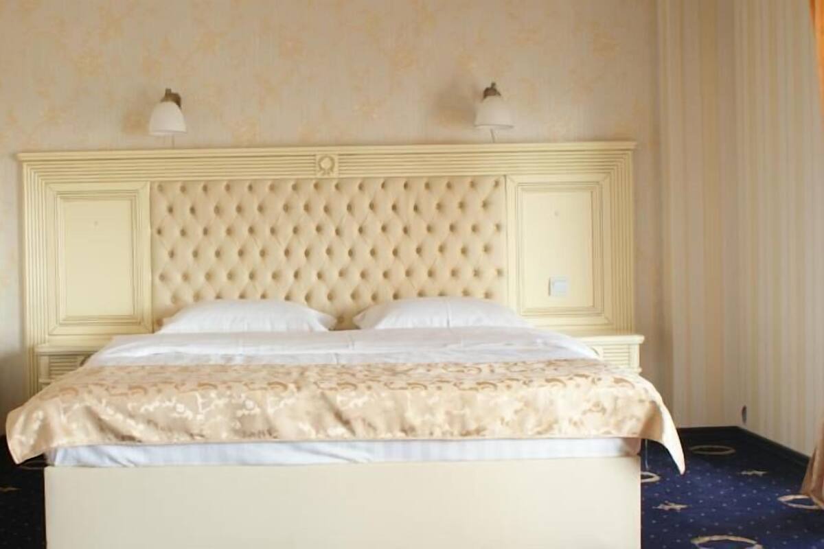 1 bedroom, minibar, desk, soundproofing