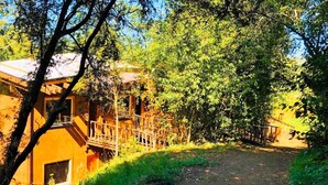 Front of property - Elementos Eco Lodge (Pucón)