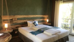 Free cots/infant beds, rollaway beds, free WiFi, individually decorated - Elementos Eco Lodge (Pucón)