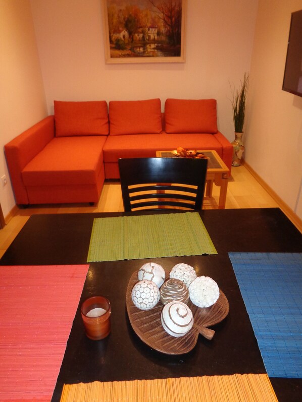 Apartment, 2 Bedrooms | Living room | Flat-screen TV