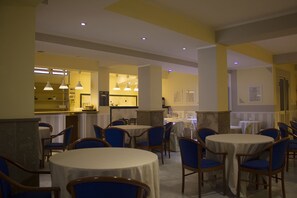 Daily local cuisine breakfast for a fee - La Maison Delle Terme (Tivoli)