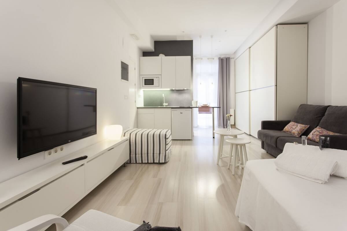 Loft, Private Bathroom, Courtyard View | Premium bedding, down comforters, Select Comfort beds, laptop workspace